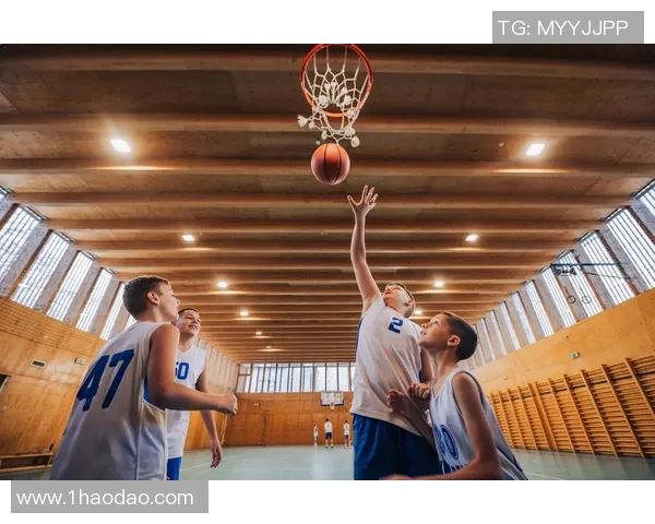 刘铮的篮球之路:从青涩少年到职业球员的奋斗与成长故事